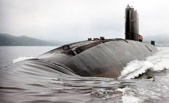 Un aspirator a provocat un incendiu pe un submarin